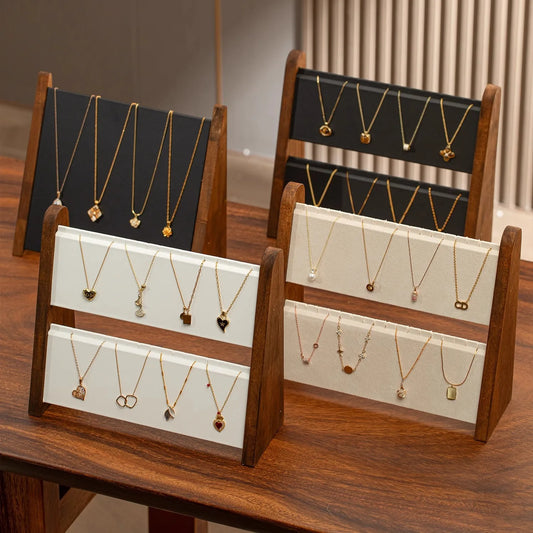 Eleganter Walnussholz-Schmuckständer